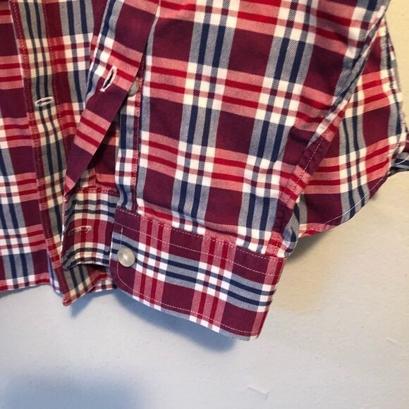 Vineyard Vines Collegiate Fit button down shirt. - Picture 4 of 6